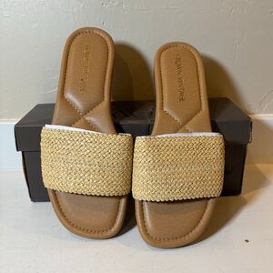 Crown Vintage Avelia Sandal Women's 8.5M Tan  Open Toe